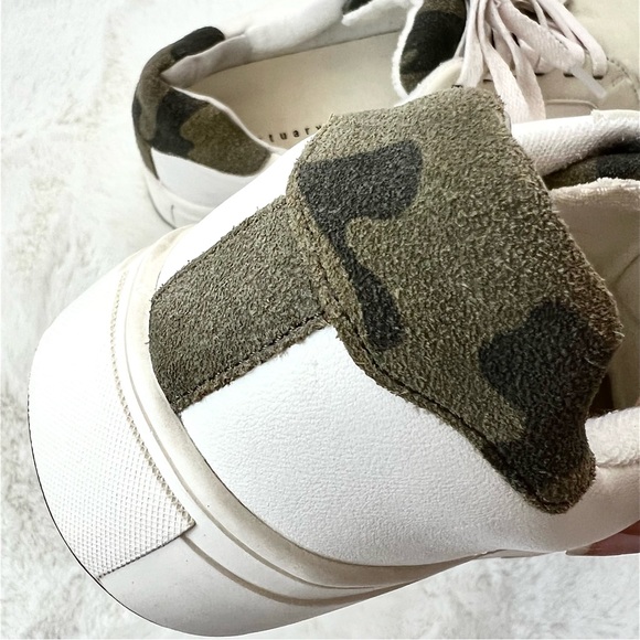 Sanctuary Daytripper Low Top Sneakers White with Camo Accent Size 6M - Picture 3 of 15